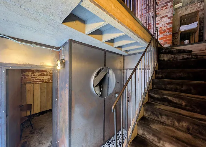 Private Villa: Blayds Yard
